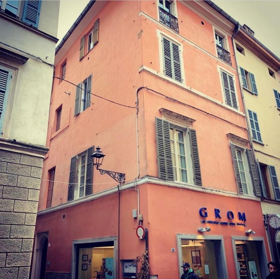 Salina Luxury Suites Parma Exterior foto